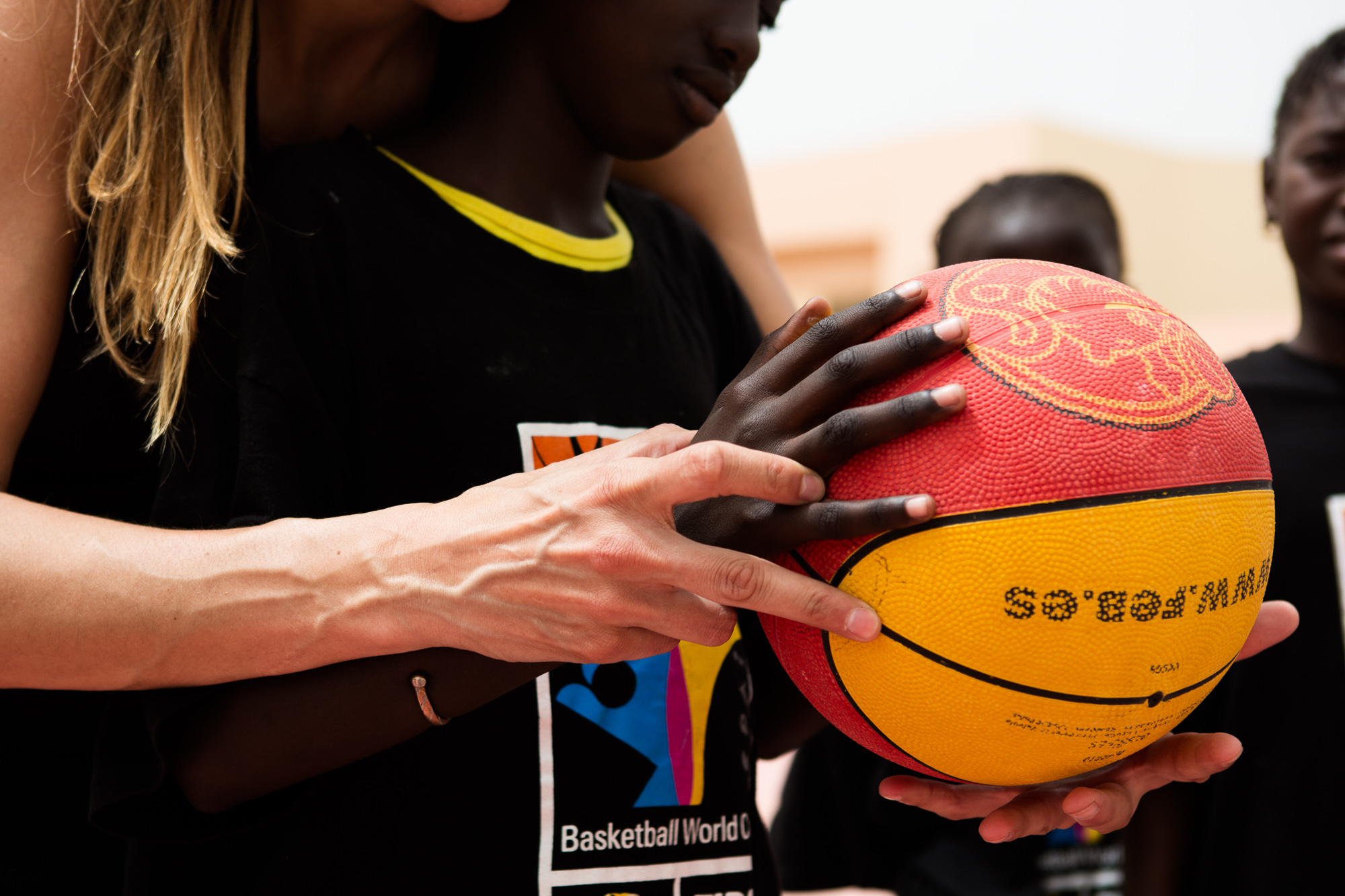 Escuela de baloncesto de la FEB en Dakar